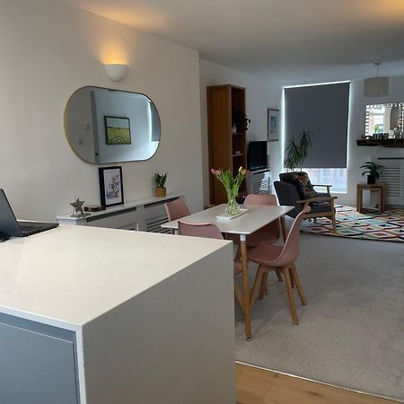 Modern And Comfortable Flat With Private Parking Apartment Oxford Luaran gambar